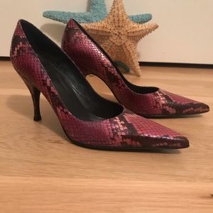 Stuart Weitzman Snakeskin Heels/Pumps